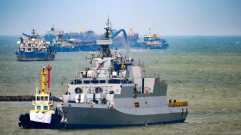 Iran Halts 14 India-Bound Ships in Strait of Hormuz; One Vessel Struck by Bullets