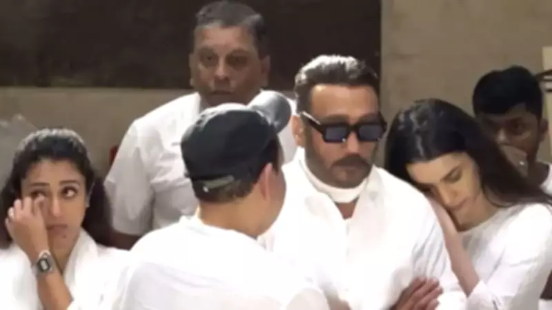 Jackie Shroff Confronts Paparazzi at Asha Bhosle's Funeral, Questions Insensitive Queries