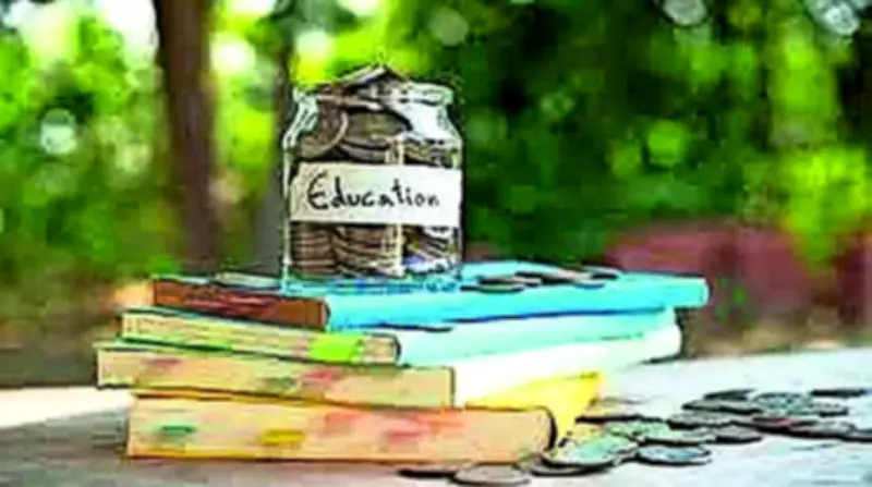 Jharkhand Parents Protest Against Private Schools' Arbitrary Fees in Dhanbad