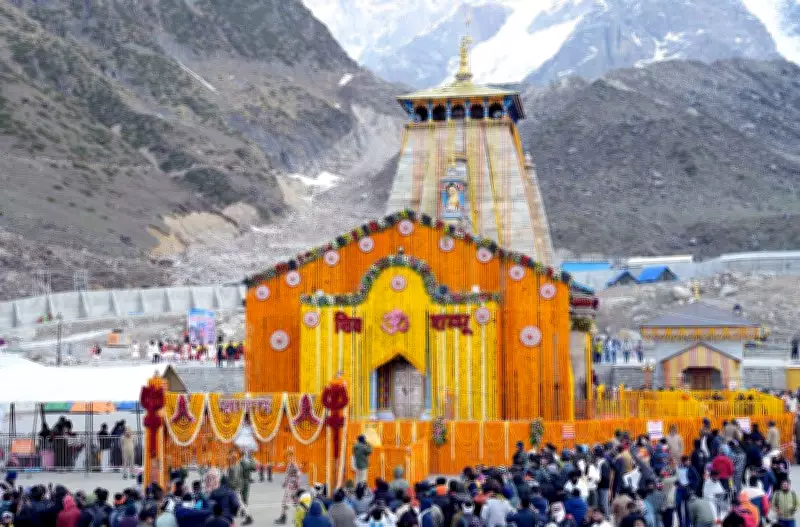 Kedarnath Dham Bans Mobile Phones Inside Temple, Violators Face Prosecution