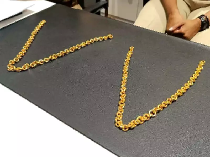 Kolkata Airport Police Seize Gold Chains Worth Over Rs 1 Crore, Arrest Two