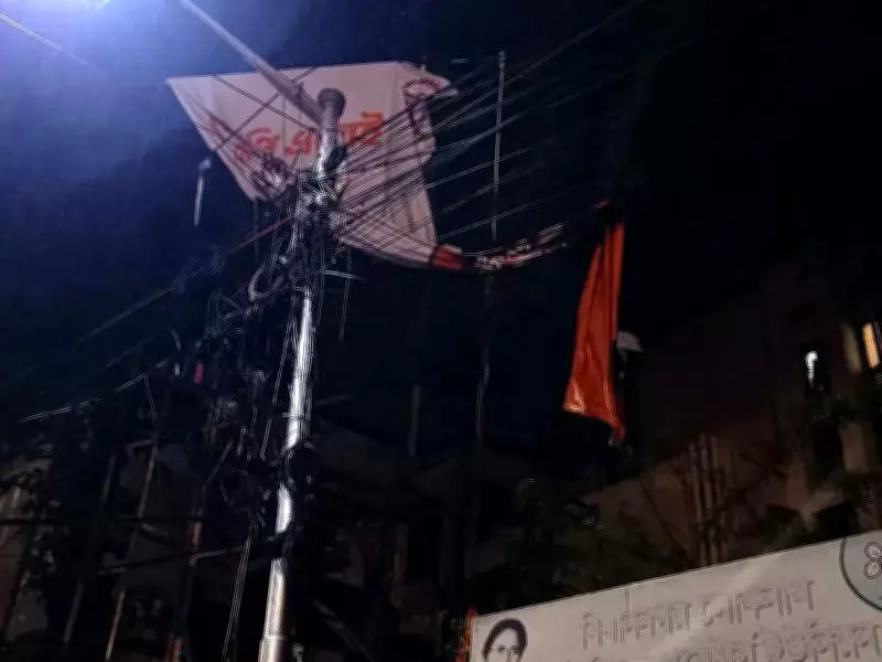 Kolkata Election Campaigns Disrupted by Severe Squalls, Damaging Political Materials