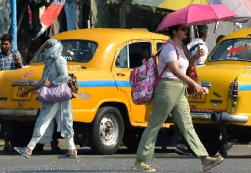 Kolkata Records Season's Highest Temperature at 36.1°C, Thunderstorms Forecast
