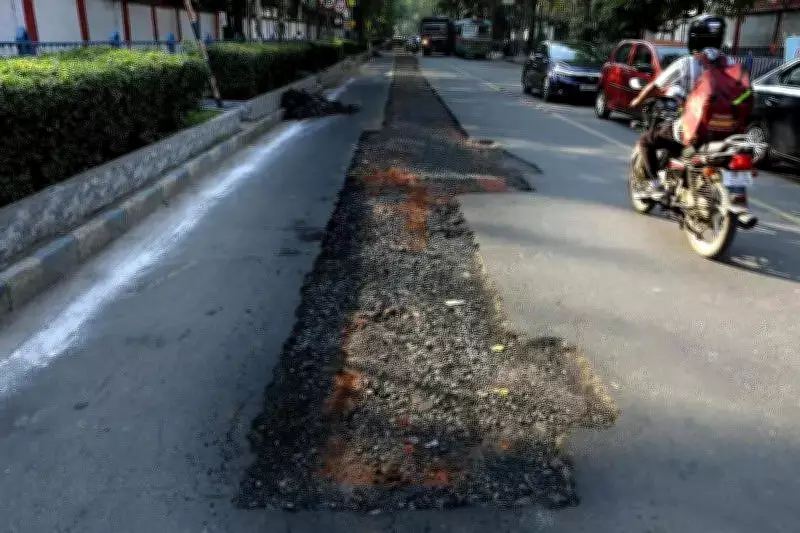 Kolkata Road Repairs Halted as Bitumen Shortage Cripples KMC Hot-Mix Plants