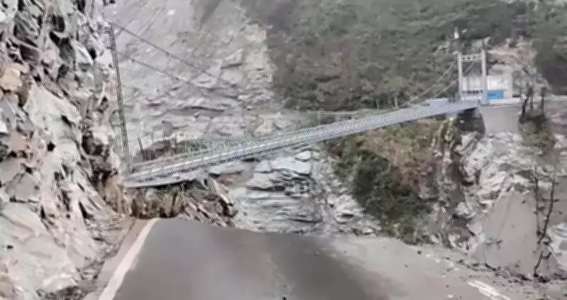 Landslide in Sikkim Strands 1,000 Tourists; Rescue Operation Planned for Monday