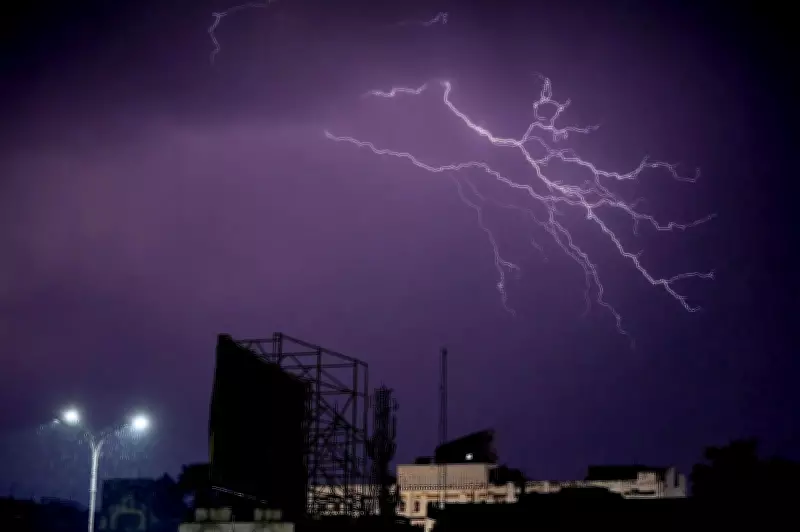 Lucknow's April Feels Like February as Temperatures Plummet 10 Degrees Below Normal