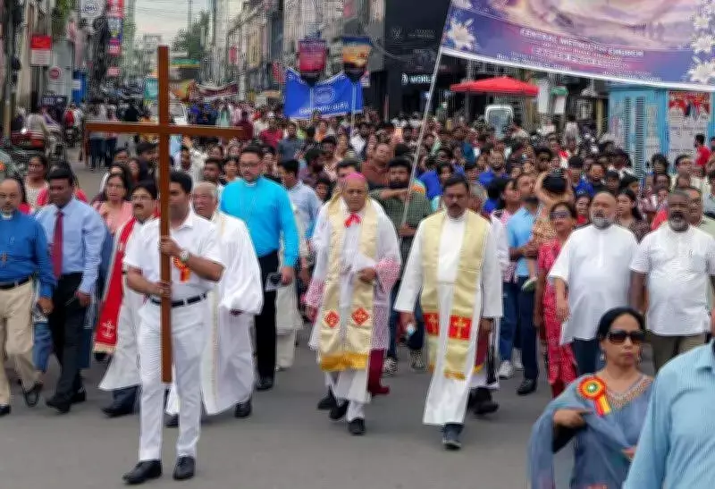 Lucknow's Christian Community Celebrates Easter with Prayers and Grand Procession