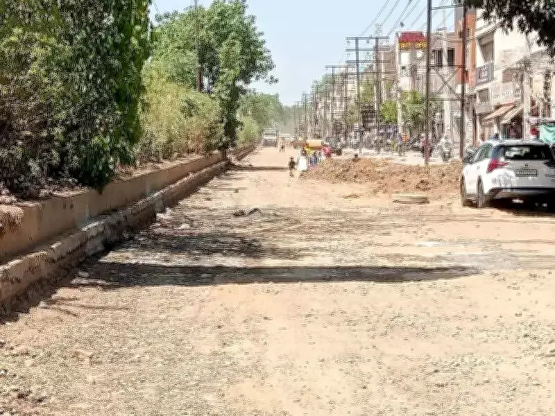 Ludhiana's Gill Road Chaos: Commuters Endure Traffic Nightmare Amid Slow Construction