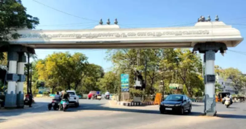 Madras High Court Orders Removal of Traffic-Hindering Arches in Madurai Within 3 Months