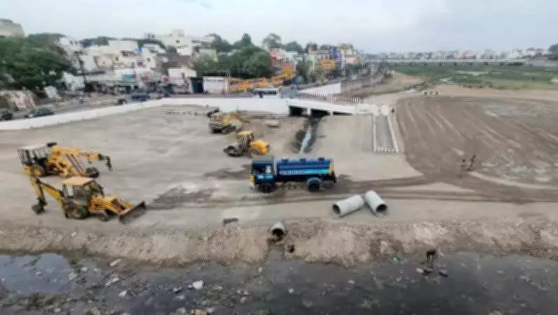 Madurai Intensifies Vaigai River Cleanup Ahead of Chithirai Festival Celebrations