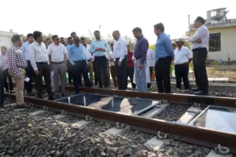 MahaMetro Installs Solar Panels Between Rail Tracks in Nagpur