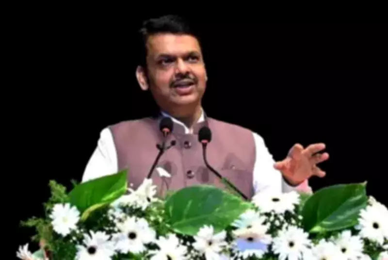 Maharashtra CM Orders Probe Into Navi Mumbai Mobile Tower Installation on Road Medians