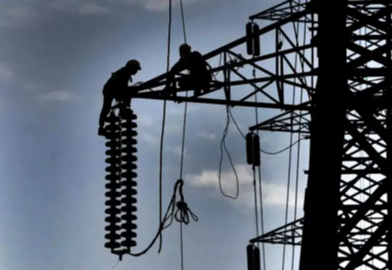 Maharashtra Commissions Major 400 kV Power Line to Boost Mumbai's Grid