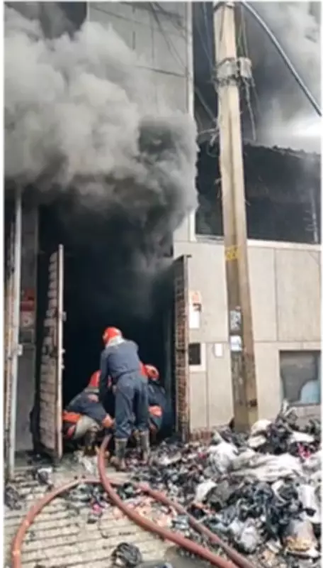 Major Fire Engulfs Delhi Shoe Factory Operating Without Safety Clearance