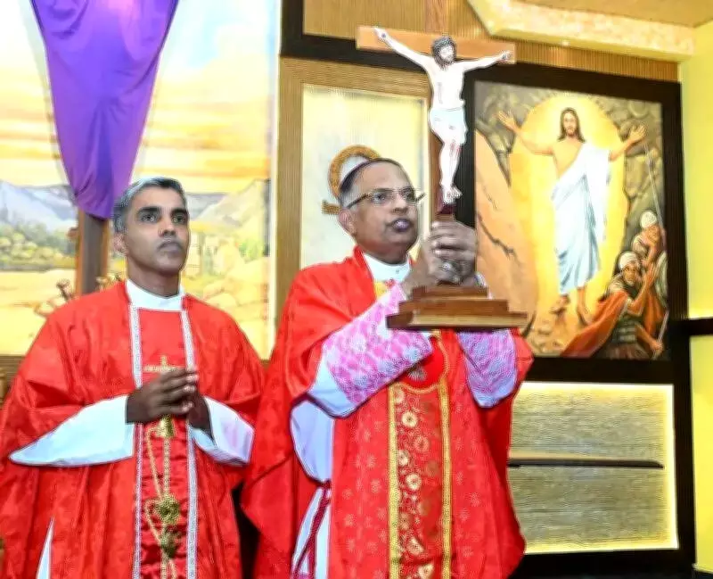 Mangaluru Bishop Leads Solemn Good Friday Liturgy at St Rita Church