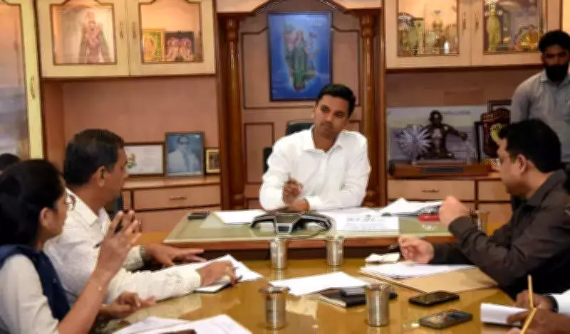 Mangaluru DC Addresses Civic Issues in Phone-In Programme
