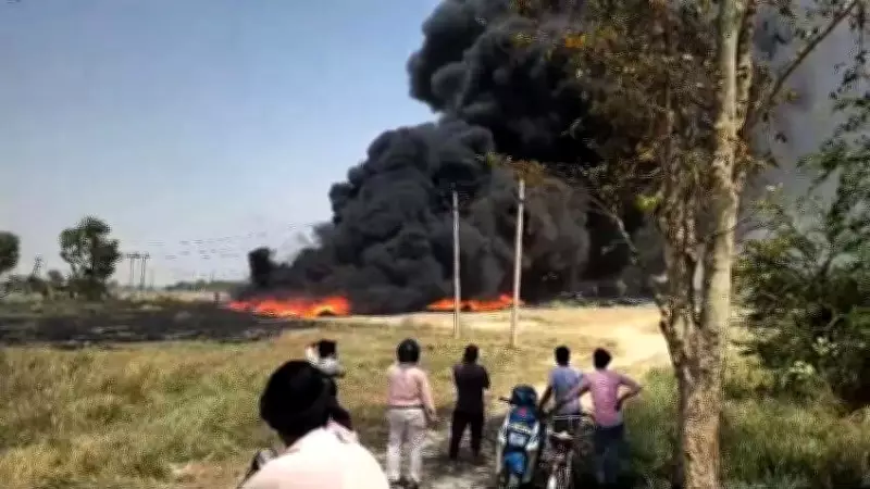 Massive Fire Erupts in Varanasi's Aneyi Area, PVC Pipes Ignite Panic