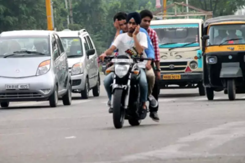 Mohali Traffic Chaos: Over 82% of 6.47 Lakh Challans Pending, Helmet Violations Top List