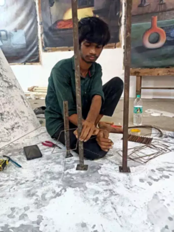 MSU Student's Art Highlights Poor Hostel Condition, Wins National Award
