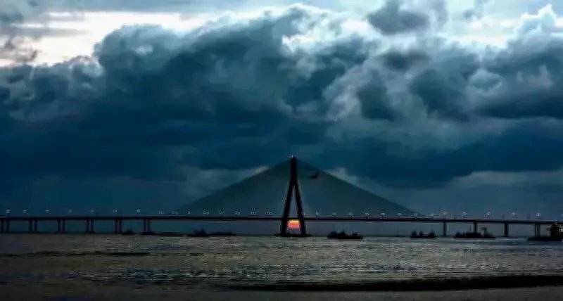 Mumbai Weather Alert: Light Rains Forecast for April 21-22, Heat to Return
