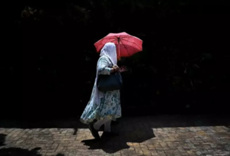 Mumbai's Humidity Makes Moderate Heat Feel More Intense, Say Experts