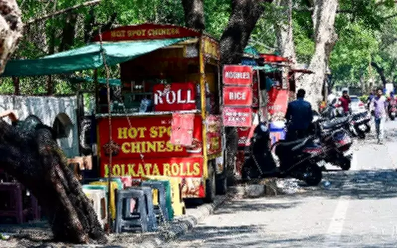 Nagpur Encroachment Drive Fails as Vendors Reclaim Footpaths Within 24 Hours