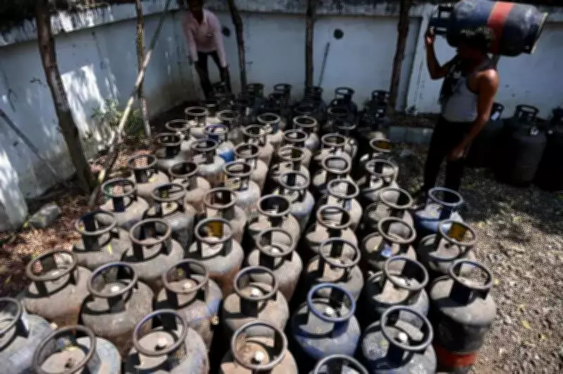 Nagpur Faces Severe LPG Cylinder Shortage Despite Government Claims of Normalization