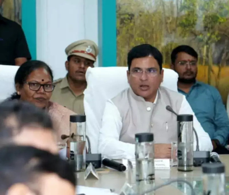 Nagpur Minister Directs Fencing, Green Zones to Curb Tiger Attacks in Pench