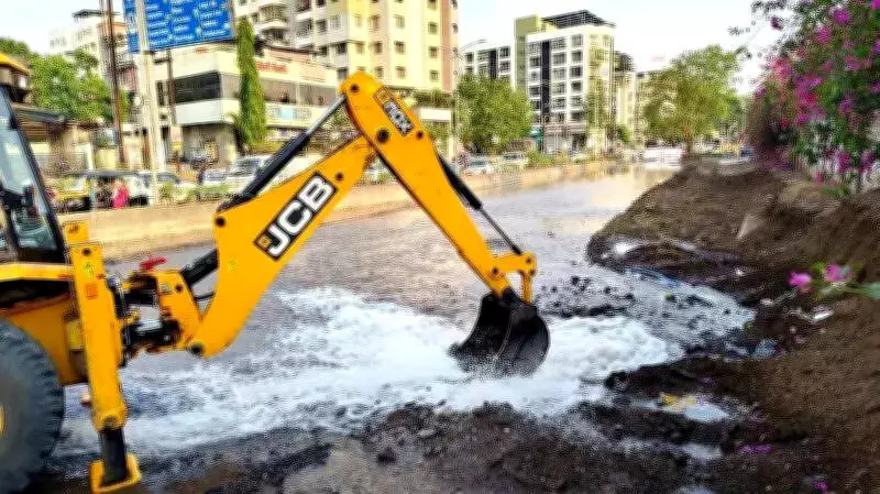 Nashik Water Crisis Worsens as Pipeline Bursts Waste Over 10 Lakh Litres