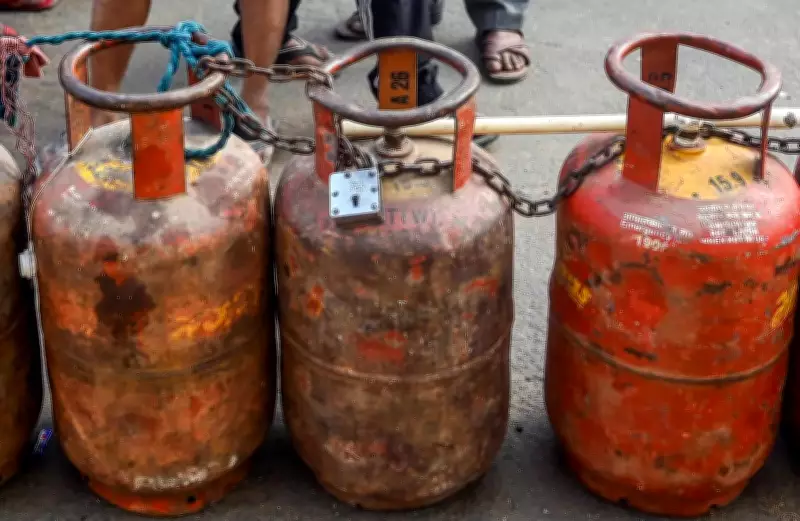 Noida Tightens LPG Cylinder Rules During Wedding Season to Prevent Shortages