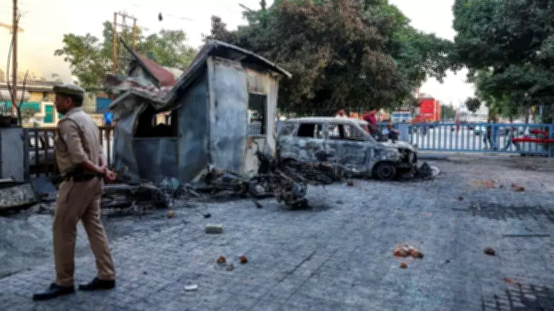 Noida Wage Protest Turns Violent, 300 Arrested as Minimum Wage Hiked