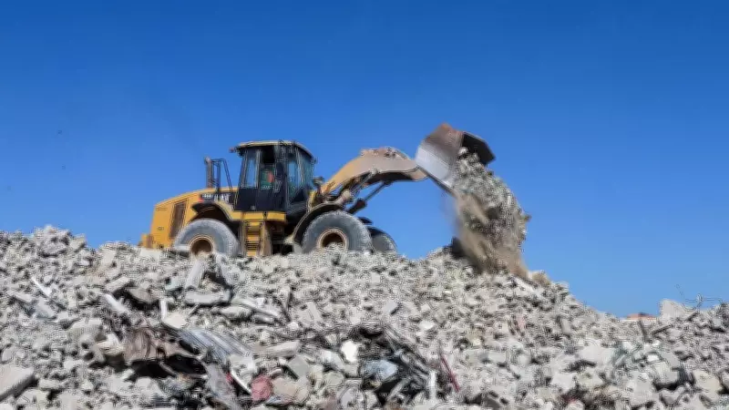 Palestinians Use Gaza Rubble to Restore Streets Amid US Rebuilding Stalemate