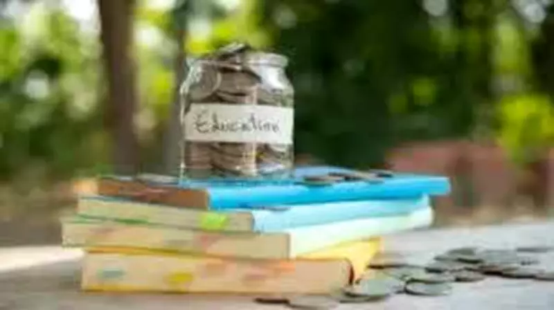 Parents in Lucknow Decry Forced Book Purchases by Schools and Publishers