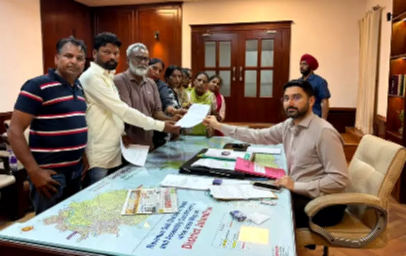 Pendu Mazdoor Union Highlights Delays in Housing Grants, Raises LPG Concerns