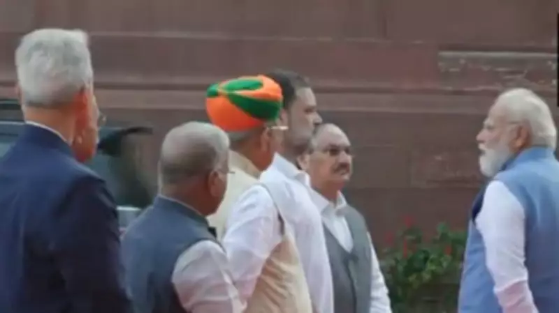 PM Modi and Rahul Gandhi's Interaction at Mahatma Phule Event Sparks Attention