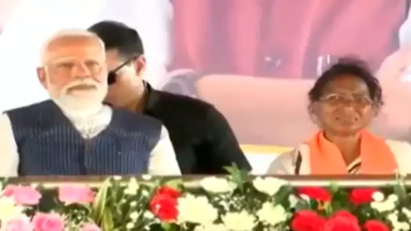 PM Modi Shares Stage with RG Kar Victim's Mother at West Bengal Rally