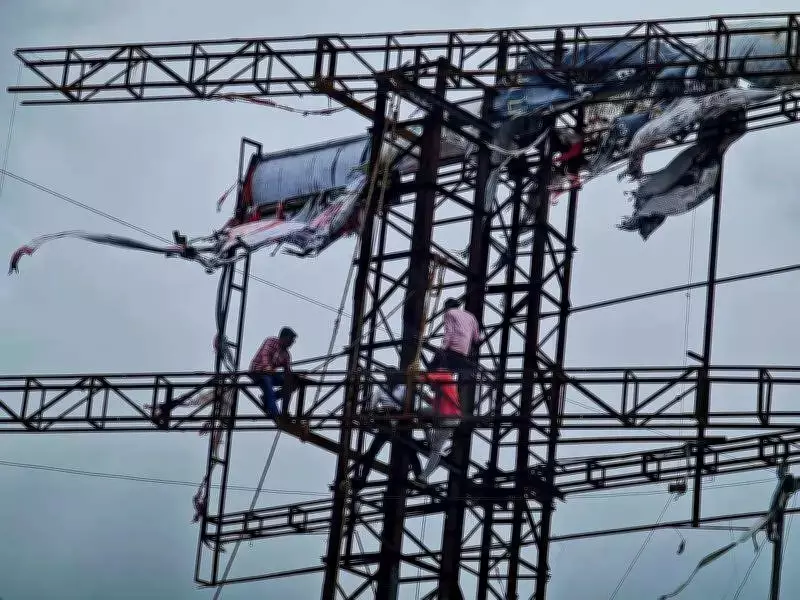 PMRDA Intensifies Crackdown on Illegal Hoardings in Pune Region