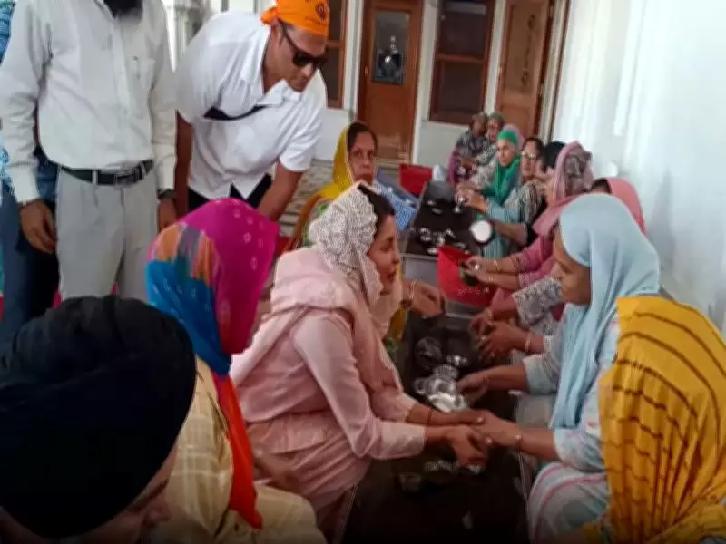 Priyanka Chopra Jonas Performs Seva at Golden Temple, Shares Spiritual Experience