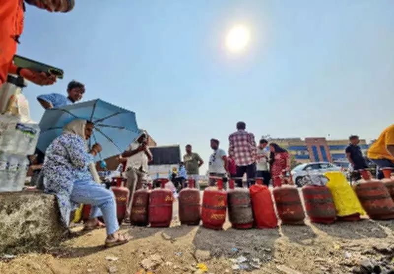 Pune Family's Struggle Highlights LPG Shortage Crisis Despite Official Claims