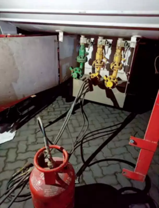 Pune LPG Black Market Exposed: Illegal Refilling Racket Poses Severe Safety Threat