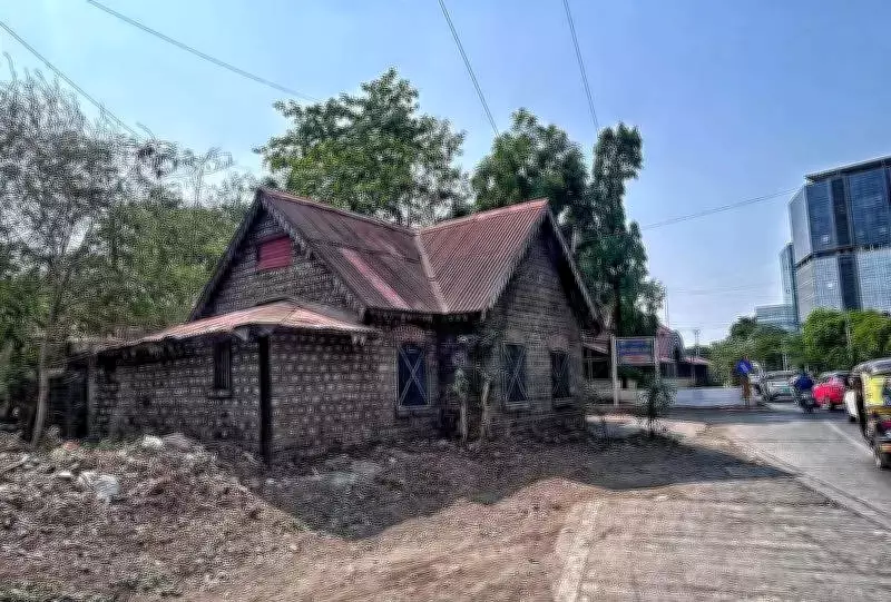 Pune Widens Aundh Road Stretch, Shifts Three Heritage Structures