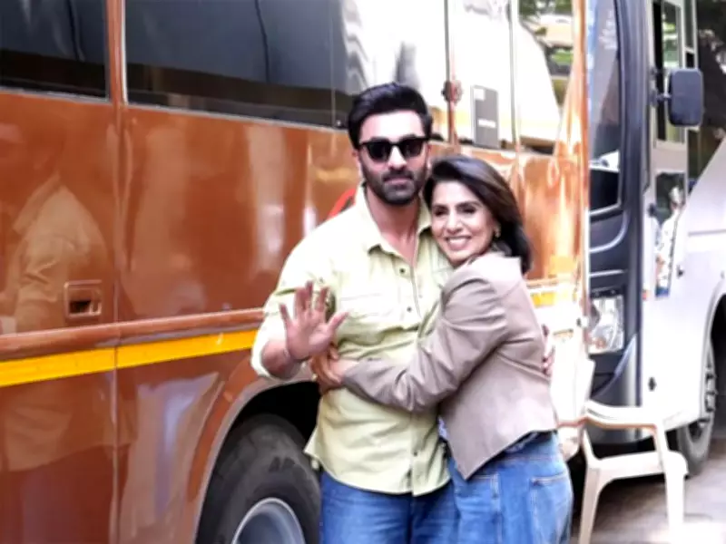 Ranbir Kapoor and Neetu Kapoor's Adorable Bond Captured by Paps in Mumbai