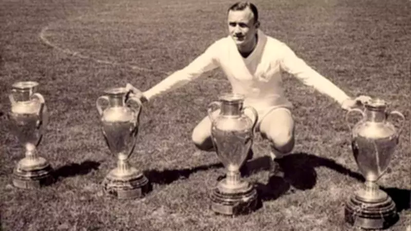 Real Madrid Legend Jose Emilio Santamaria Passes Away at Age 96