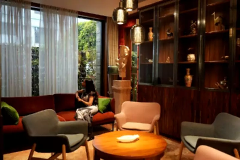 Refresh Your Home for Summer: Bright and Breezy Living Space Tips