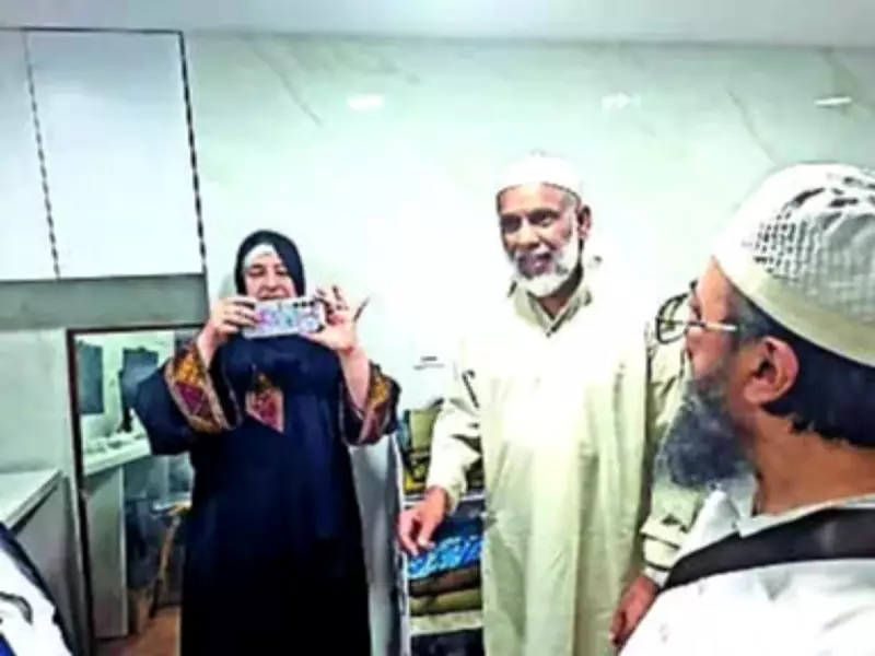 Scholar Challenges Mosque Gender Barriers, Citing Early Islamic Traditions