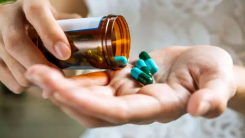 Self-Medication Dangers: Risks of Supplements and Painkillers Without Prescription