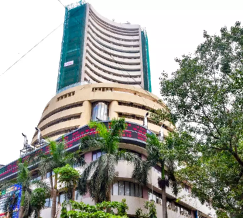 Sensex Crashes Over 1,000 Points on Oil Price Surge, IT Stock Selloff