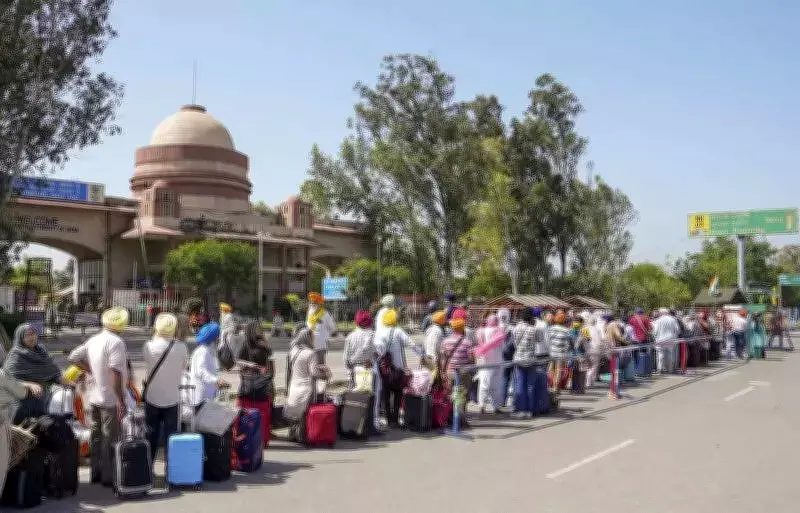 Sikh Pilgrims Return to India After Baisakhi Visit to Pakistan's Sacred Gurdwaras
