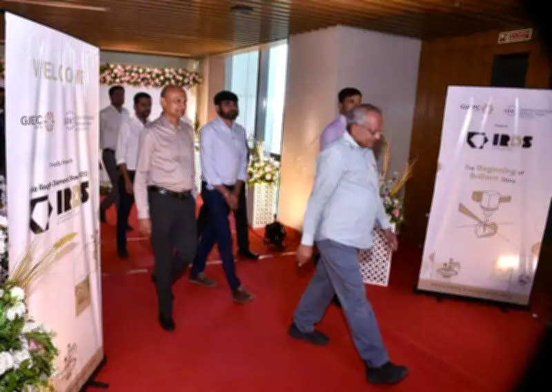 Surat Hosts Historic Diamond Show with Over 1 Million Carats on Display