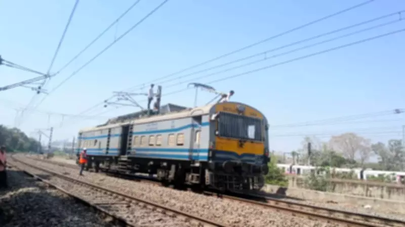 Technical Snag Halts Mumbai Local Trains on Western Railway Line